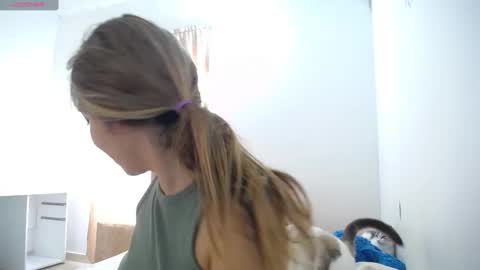 Snapshot of susanaduncann chatting on 01.05.25 Susana online show from 01.05.25