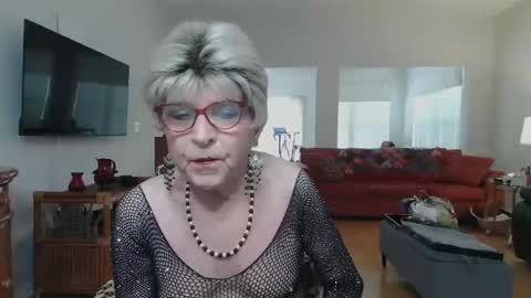 Snapshot of susanandlisa chatting on 02.27.26 sexualsusan online show from 02.27.26