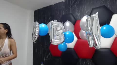 Snapshot of susanleroy chatting on 12.19.24 susanleroy online show from 12.19.24