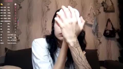 Snapshot of susannahmcdade chatting on 12.17.25 Kate online show from 12.17.25