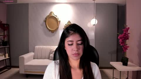 Snapshot of sussanelliot chatting on 02.19.25 Sussan online show from 02.19.25