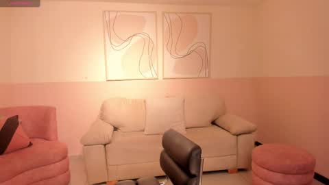Snapshot of sussanelliot chatting on 02.26.25 Sussan online show from 02.26.25
