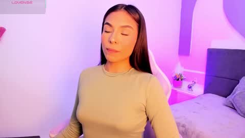 Snapshot of sussy_sweet4u chatting on 11.09.25 sussy_sweet4u online show from 11.09.25