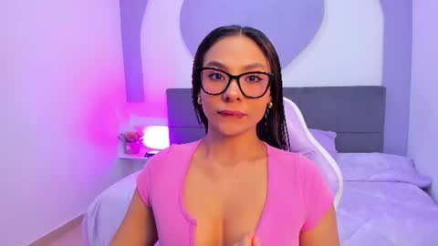 Snapshot of sussy_sweet4u chatting on 06.21.26 sussy_sweet4u online show from 06.21.26
