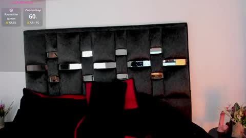 Sussy Sunny online show from 11.03.25