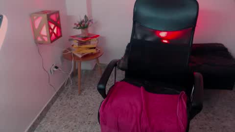 Susuya  online show from 12.13.25