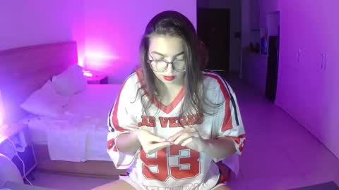 Snapshot of susyli chatting on 10.26.25 susyli online show from 10.26.25