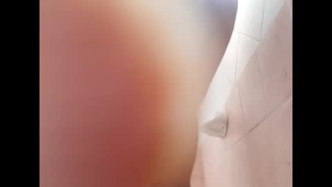 Snapshot of suxc69 chatting on 04.24.26 sexindi007 online show from 04.24.26