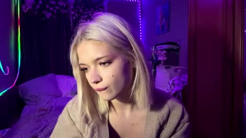 Snapshot of suzannabarmes chatting on 05.08.26 Stacy online show from 05.08.26