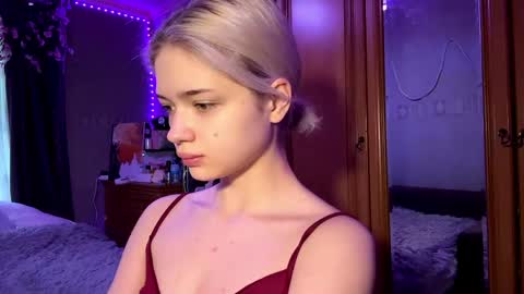Snapshot of suzannabarmes chatting on 05.18.26 Stacy online show from 05.18.26