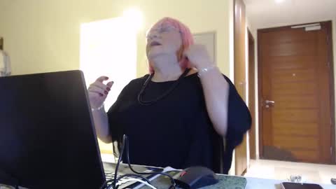 Snapshot of suzannebanci chatting on 03.06.26 My name is Sissy or more fully Suzanna Aprilia Maria Mariquita Catarina Chinita Banci. Soy una puta - que chimba ladybug online show from 03.06.26