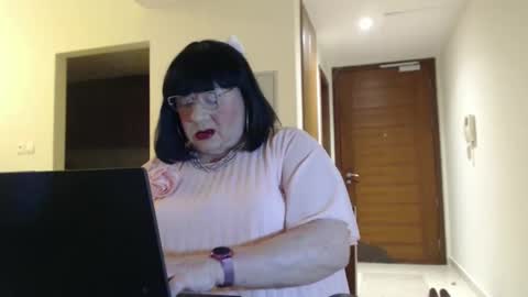 Snapshot of suzannebanci chatting on 04.10.26 My name is Sissy or more fully Suzanna Aprilia Maria Mariquita Catarina Chinita Banci. Soy una puta - que chimba ladybug online show from 04.10.26