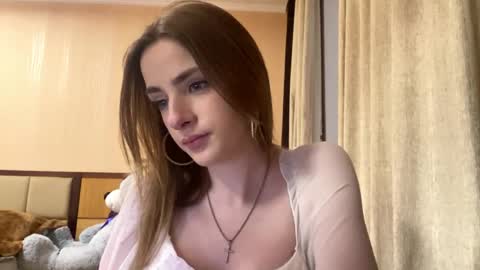 Emila online show from 04.28.26