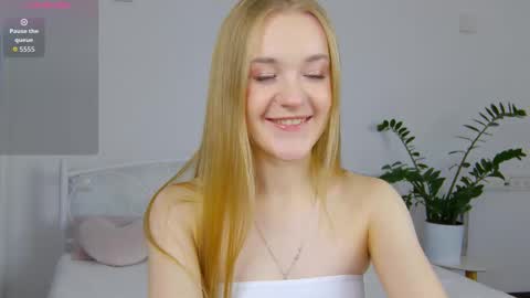 Snapshot of suzipons chatting on 11.19.25 Suzi online show from 11.19.25