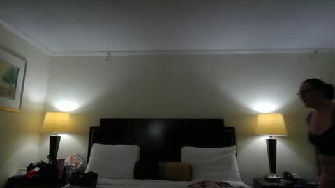 Snapshot of suzukibunny chatting on 12.29.24 SuzukiBunny online show from 12.29.24