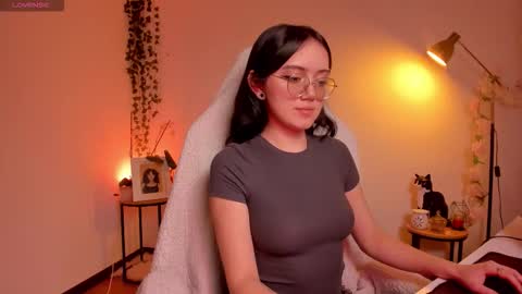 Snapshot of suzumi_ chatting on 10.24.25 Jadde online show from 10.24.25