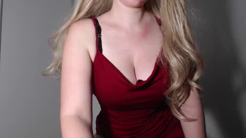 sweat_mia online show from 09.10.25