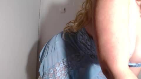 sweat_mia online show from 10.17.25