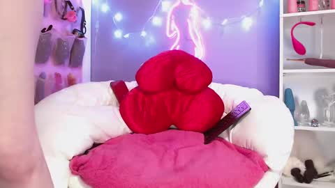 Snapshot of sweeeets85 chatting on 11.21.25 sweeeets85 online show from 11.21.25