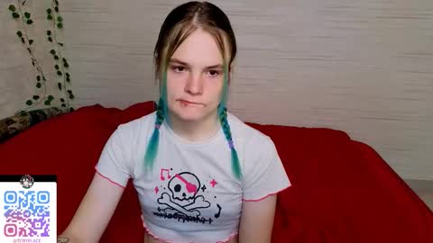 Snapshot of sweet4t chatting on 09.11.25 Haeyang Torry online show from 09.11.25