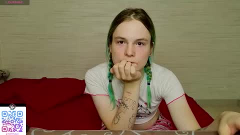 Snapshot of sweet4t chatting on 10.02.25 Haeyang Torry online show from 10.02.25