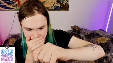 Snapshot of sweet4t chatting on 10.28.25 Haeyang Torry online show from 10.28.25