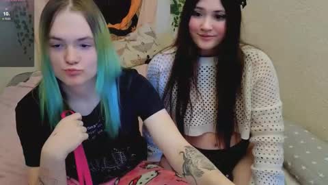 Snapshot of sweet4t chatting on 11.12.25 Haeyang Torry online show from 11.12.25