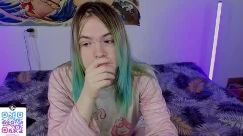 Snapshot of sweet4t chatting on 11.24.25 Haeyang Torry online show from 11.24.25