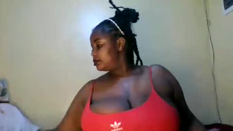 Snapshot of sweet52537 chatting on 02.14.25 sweet52537 online show from 02.14.25