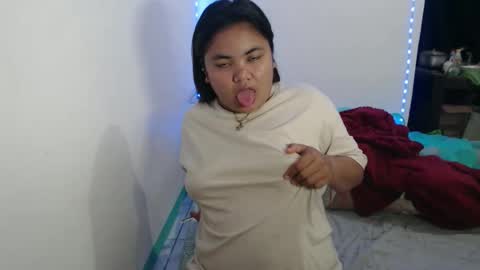 Snapshot of sweet_69ally chatting on 10.31.25 ally online show from 10.31.25