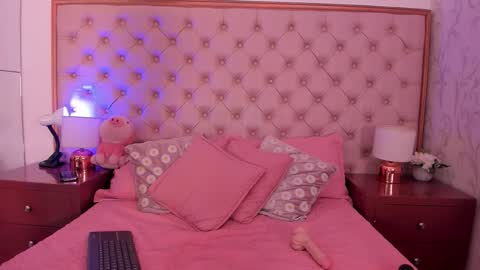 Snapshot of sweet__abbey chatting on 10.30.25 Abby online show from 10.30.25