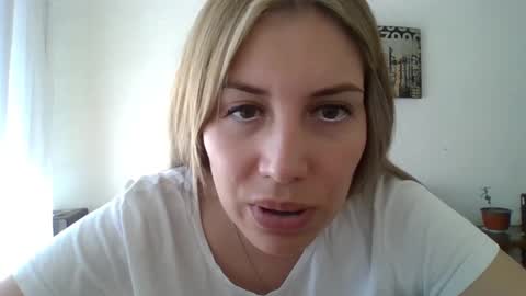 Snapshot of sweet__alana chatting on 12.20.24 Sweet alana online show from 12.20.24