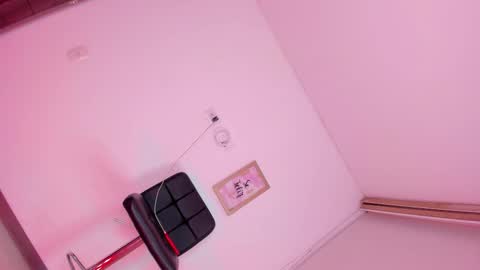 Snapshot of sweet__giirl chatting on 12.16.25 Cell Me Andrea online show from 12.16.25