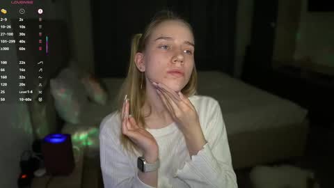 Snapshot of sweet__michelle chatting on 11.02.25 Michelle online show from 11.02.25