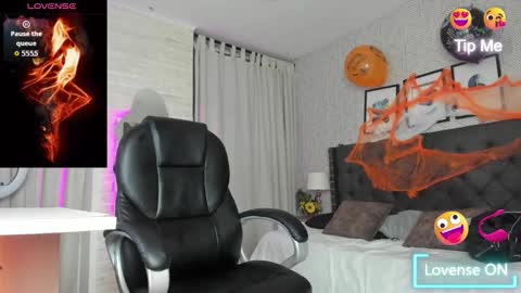 Vanessa online show from 10.26.25