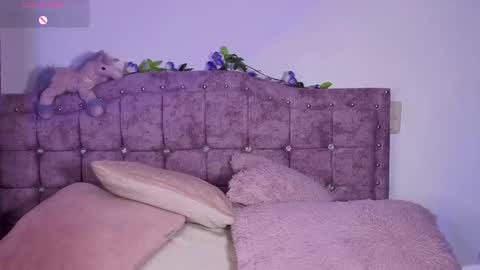 Snapshot of sweet_anllela chatting on 11.15.25 Sthefany Lauren Independent Model online show from 11.15.25