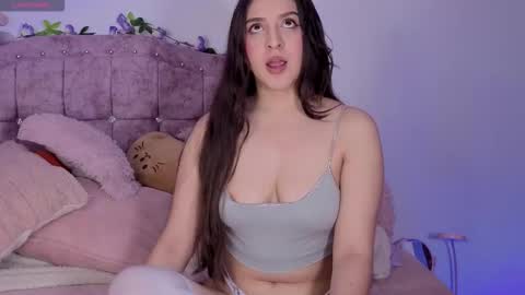 Snapshot of sweet_anllela chatting on 11.21.25 Sthefany Lauren Independent Model online show from 11.21.25