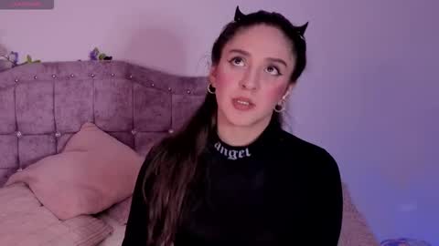 Snapshot of sweet_anllela chatting on 11.28.25 Sthefany Lauren Independent Model online show from 11.28.25