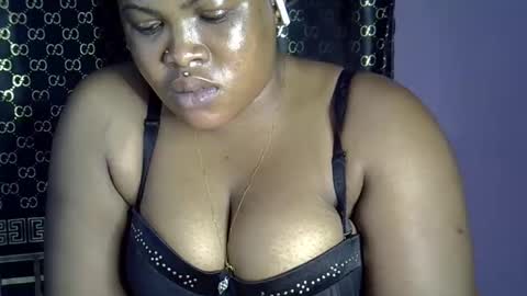 Snapshot of sweet_baby06 chatting on 10.24.25 baby girl online show from 10.24.25