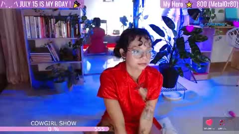 Snapshot of sweet_bluee chatting on 06.18.26 Tutti online show from 06.18.26