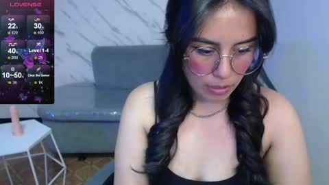 Snapshot of sweet_cam_v chatting on 04.25.26 Hi Stream 1430 to 2100pm online show from 04.25.26