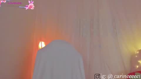 Snapshot of sweet_carine chatting on 11.19.25 camil online show from 11.19.25