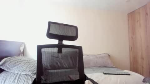 Snapshot of sweet_dreamses chatting on 12.05.25 Kendra online show from 12.05.25