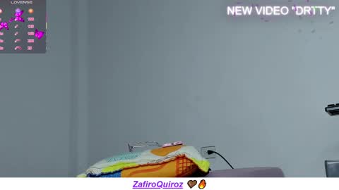 Snapshot of sweet_dty chatting on 02.28.25 ZAFIRO QUIROZ online show from 02.28.25