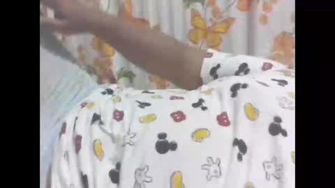 Snapshot of sweet_eddine chatting on 10.31.25 sweet_eddine online show from 10.31.25