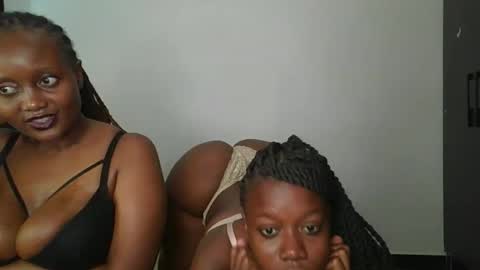 Snapshot of sweet_ella6 chatting on 04.01.26 sweet_ella6 online show from 04.01.26