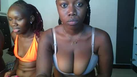 Snapshot of sweet_ella6 chatting on 04.02.26 sweet_ella6 online show from 04.02.26