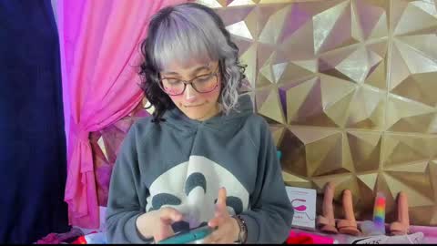  emmili  online show from 01.24.25