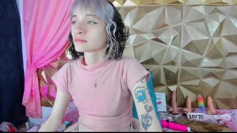  emmili  online show from 01.31.25