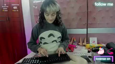  emmili  online show from 11.28.25